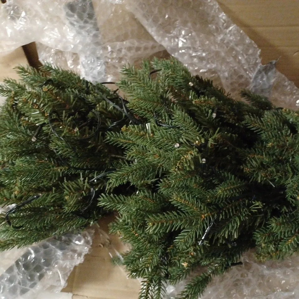 ARTIFICIAL CHRISTMAS TREE 