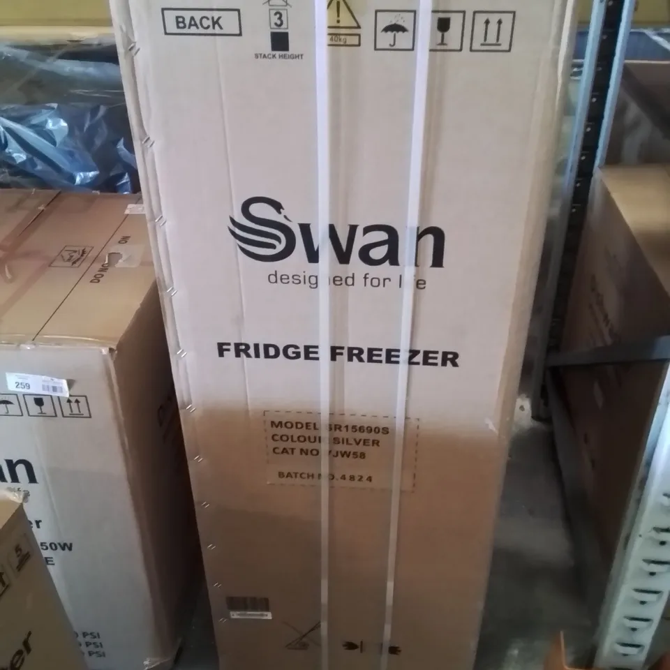 BOXED SWAN SR15690S 48CM WIDE, 50/50 SPLIT FRIDGE FREEZER - SILVER