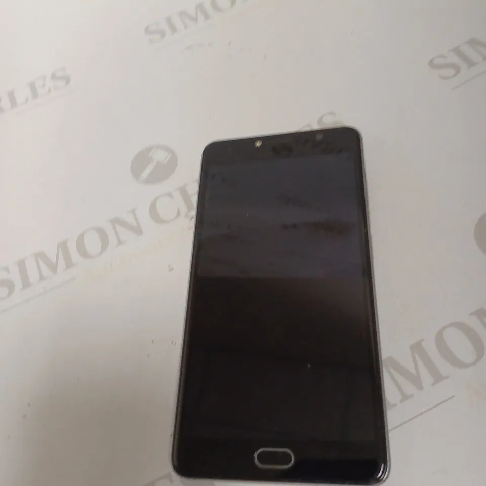 VODAFONE SMART PHONE 13 MPX 