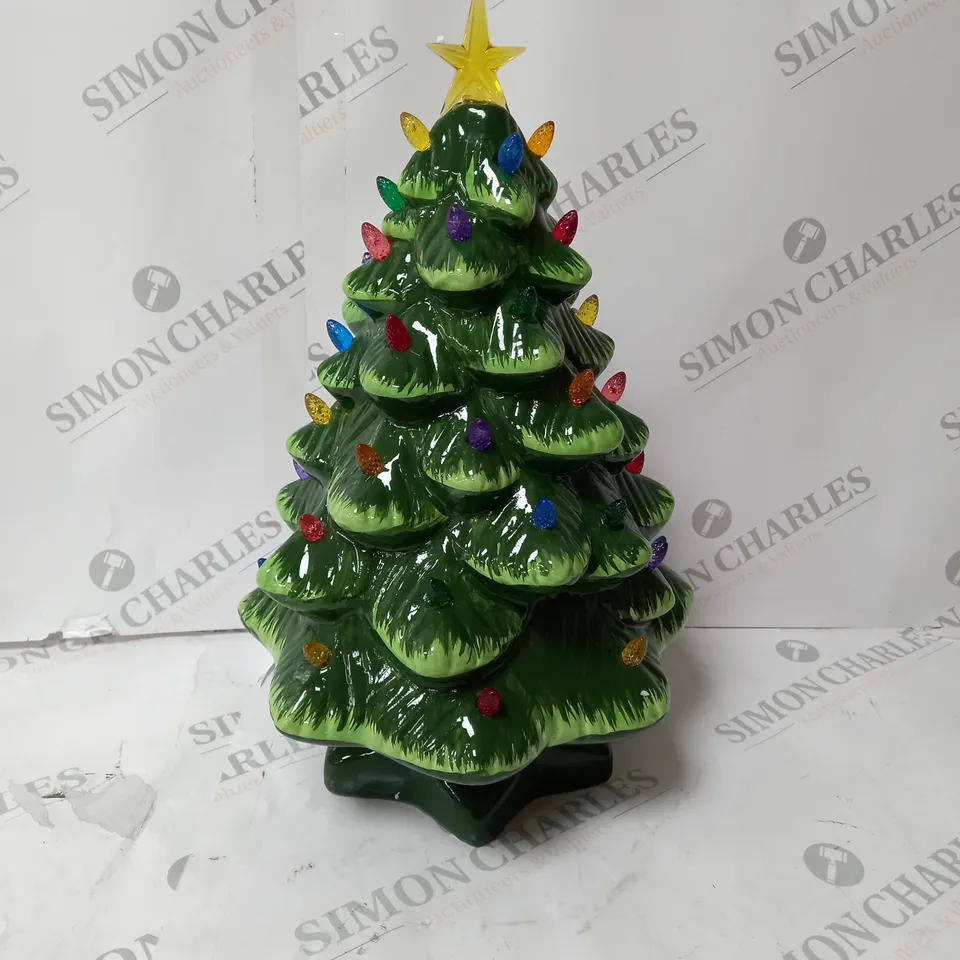 CHRISTMAS TREE DECOR