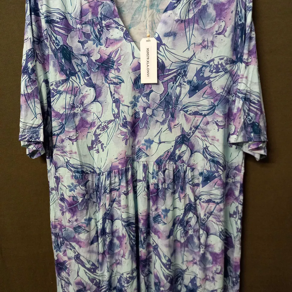 MAISON DE NIMES MAXI DRESS IN FLORAL DESIGN IN BLUE/PURPLE - XL