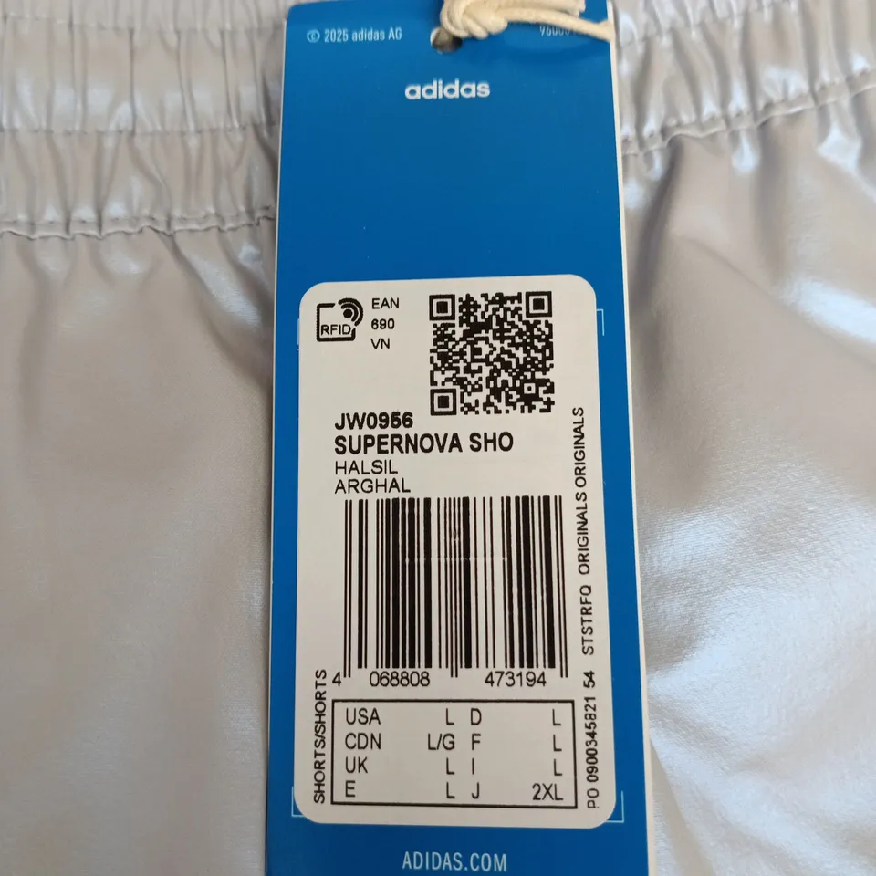 ADIDAS SUPERNOVA SHORTS – SILVER/GRAY, UK SIZE L