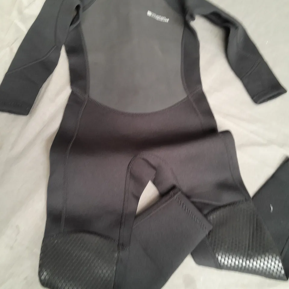 MOUNTAIN WAREHOUSEFULL LENGTH KIDS WETSUIT - 5/6 YRS
