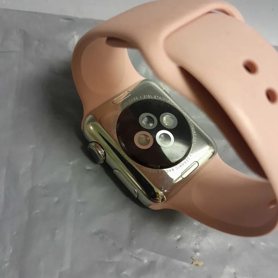 APPLE WATCH IN PINK SERIAL FH7PXNWFG9HM
