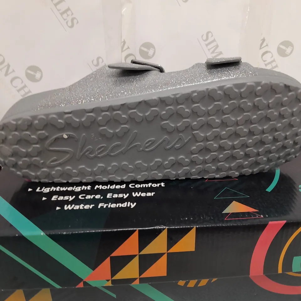 SKECHERS SILVER SANDALS SIZE 7