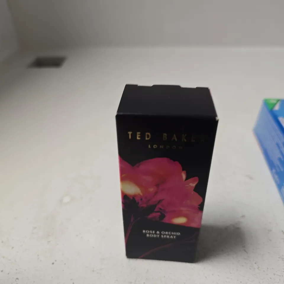APPROXIMATELY 14 ASSORTED COSMETIC ITEMS INCLUDING COLGATE TRIPLE ACTION TOOTHPASTE , TED BAKER BODY SPRAY AND NEUTROGENAR BODY LOTION 
