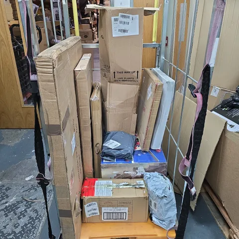 APPROXIMATELY 10 HOUSEHOLD ITEMS TO INCLUDE MIRRORS, MICROWAVE AND PLANTS