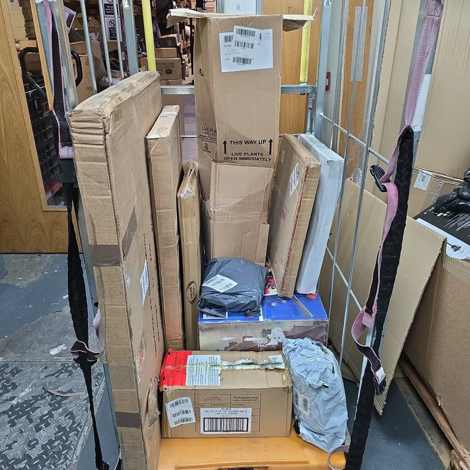 APPROXIMATELY 10 HOUSEHOLD ITEMS TO INCLUDE MIRRORS, MICROWAVE AND PLANTS
