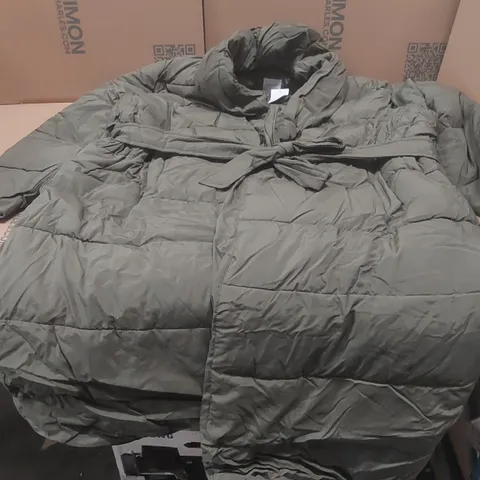 BOX CONTAINING APPROXIMATELY 3x BRAND NEW JD WILLIAMS GREEN PADDED COATS - SIZE 30
