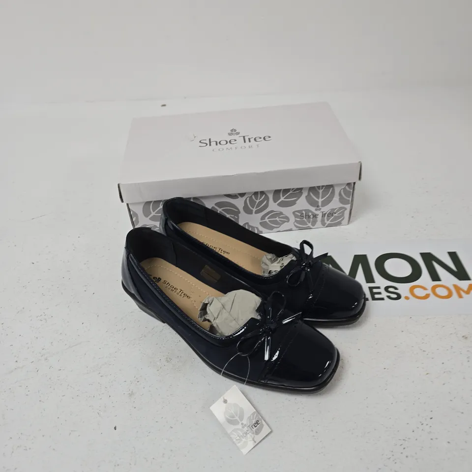 SHOE TREE COMFORT WOMEN'S NAVY PATENT BALLET FLATS – UK 4