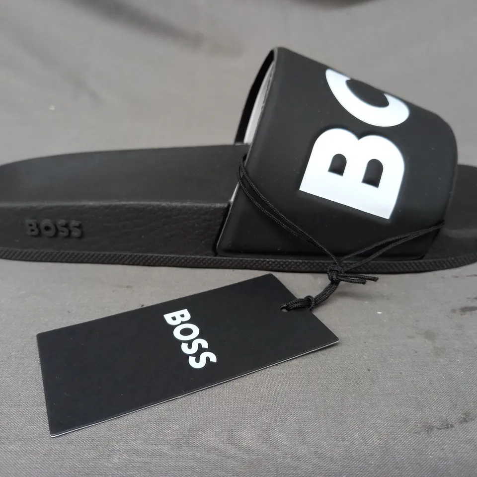 BOXED PAIR OF BOSS SLIDERS IN BLACK EU SIZE 44