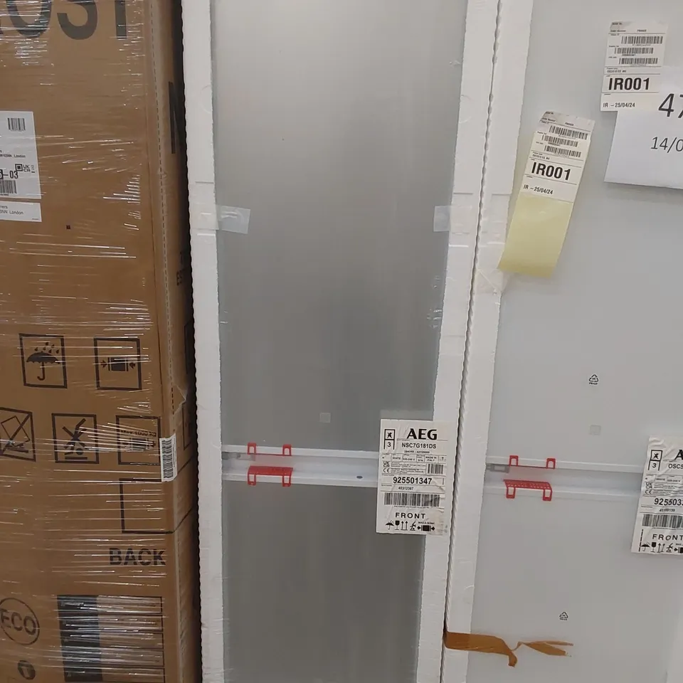 AEG 7000 GREENZONE INTEGRATED FRIDGE FREEZER 177.2 CM MODEL: NSC7G181DS