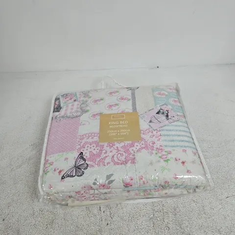 KING BED BEDSPREAD – 250CM X 260CM (100IN X 104IN) – PATTERNED PASTEL WITH BUTTERFLIES