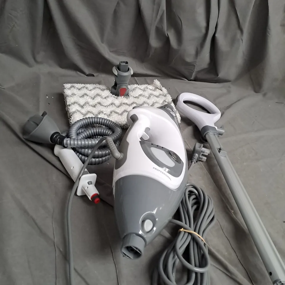 BOXED SHARK FLOOR AND HANDHELD STEAM CLEANER S6005