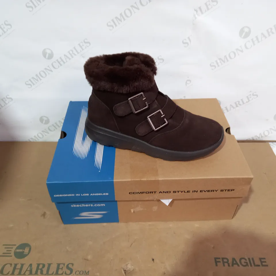 BOXED PAIR OF SKECHERS BROWN BOOTS - SIZE 4