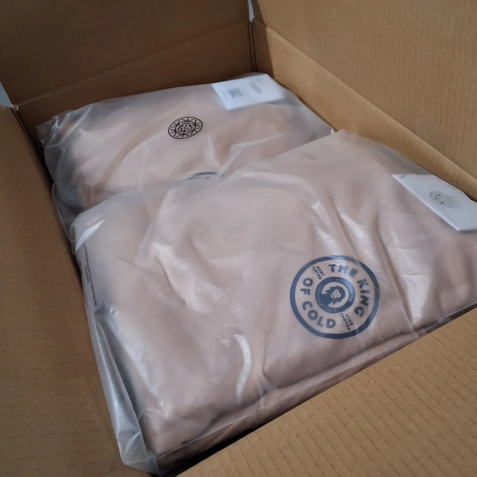 BOX CONTAINING APPROXIMATELY 12 MEN'S THE KING OF COLD HOODY – CORAL, XL