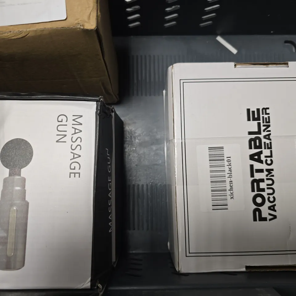 APPROXIMATELY 6 ASSORTED ITEMS TO INCLUDE - KINGSTON IRONKEY , DRAYTON WIRELESS ROOM THERMOSTAT ETC
