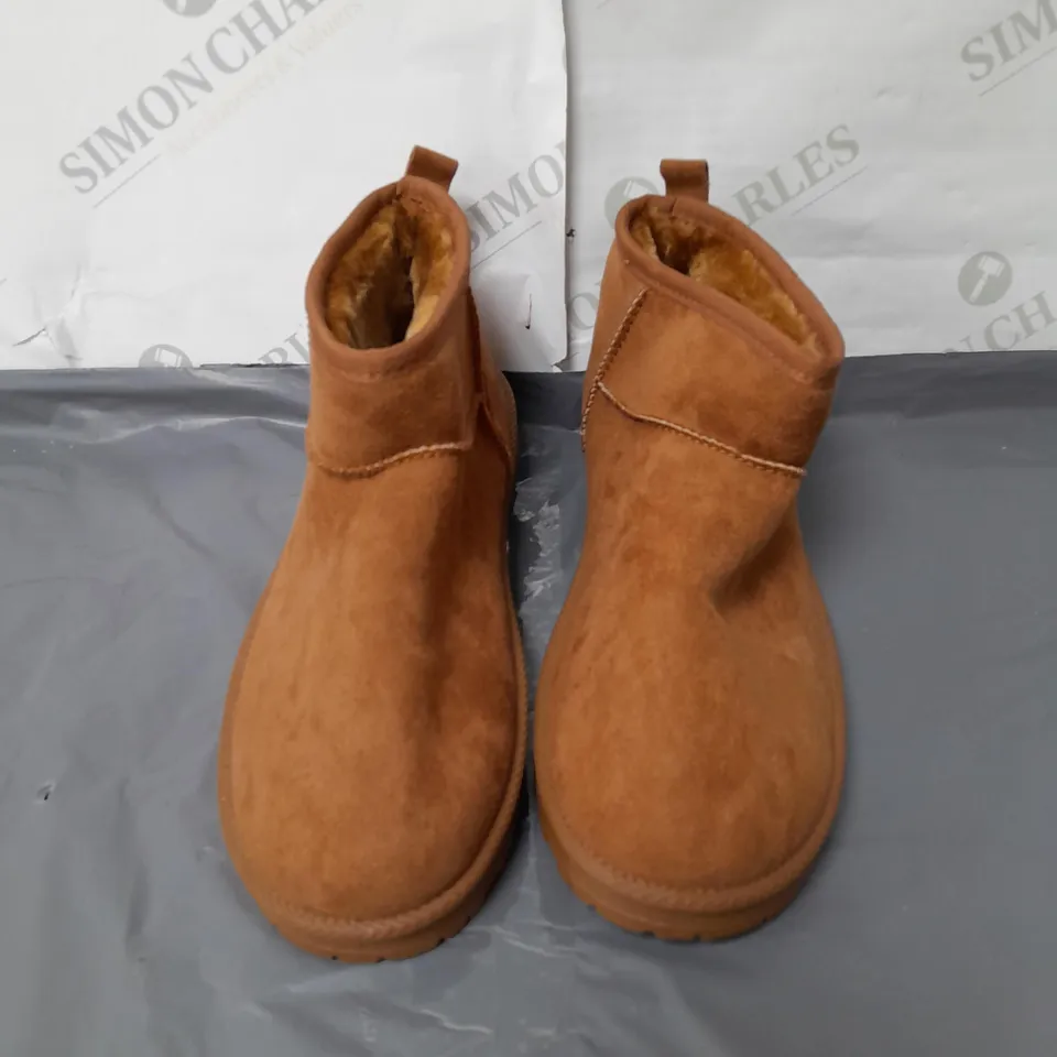 UNBRANDED LADIES ANKLE BOOTS WITH FLEECE LINING TAN SIZE 7