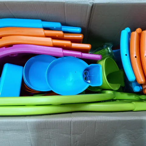 BOXED FEBER CATIPLLAR PLAY TUNNEL 
