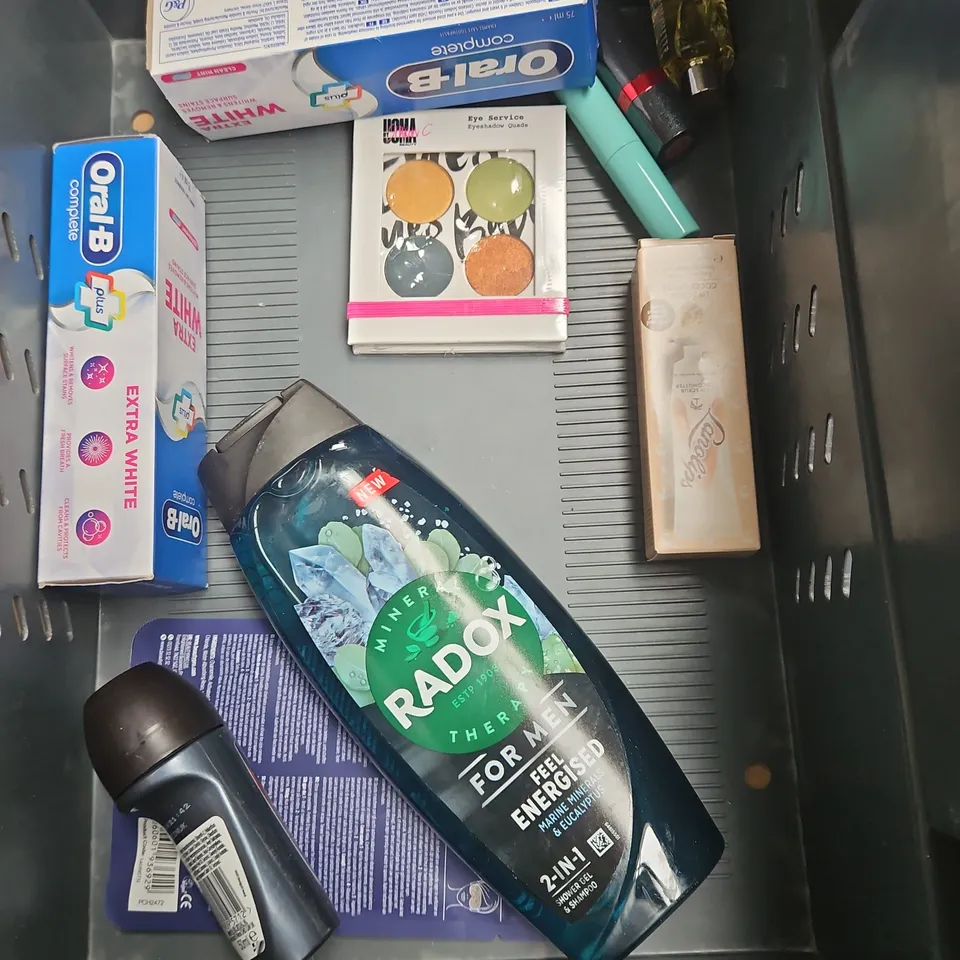 APPROXIMATEY 20 HEALTH AND BEAUTY PRODUCTS TO INCLUDE - RADOX SHOWER GEL - REDKEN LEAVE-IN TREATMENT - PROVOKE SHAMPOO - ETC