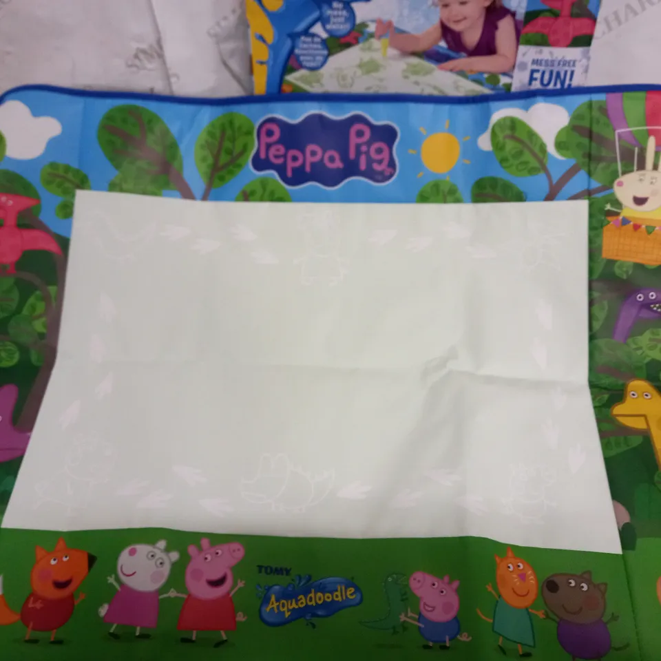PEPPA PIG AND DINOSAURS AQUADOODLE MAT 18M+ RRP £24.99