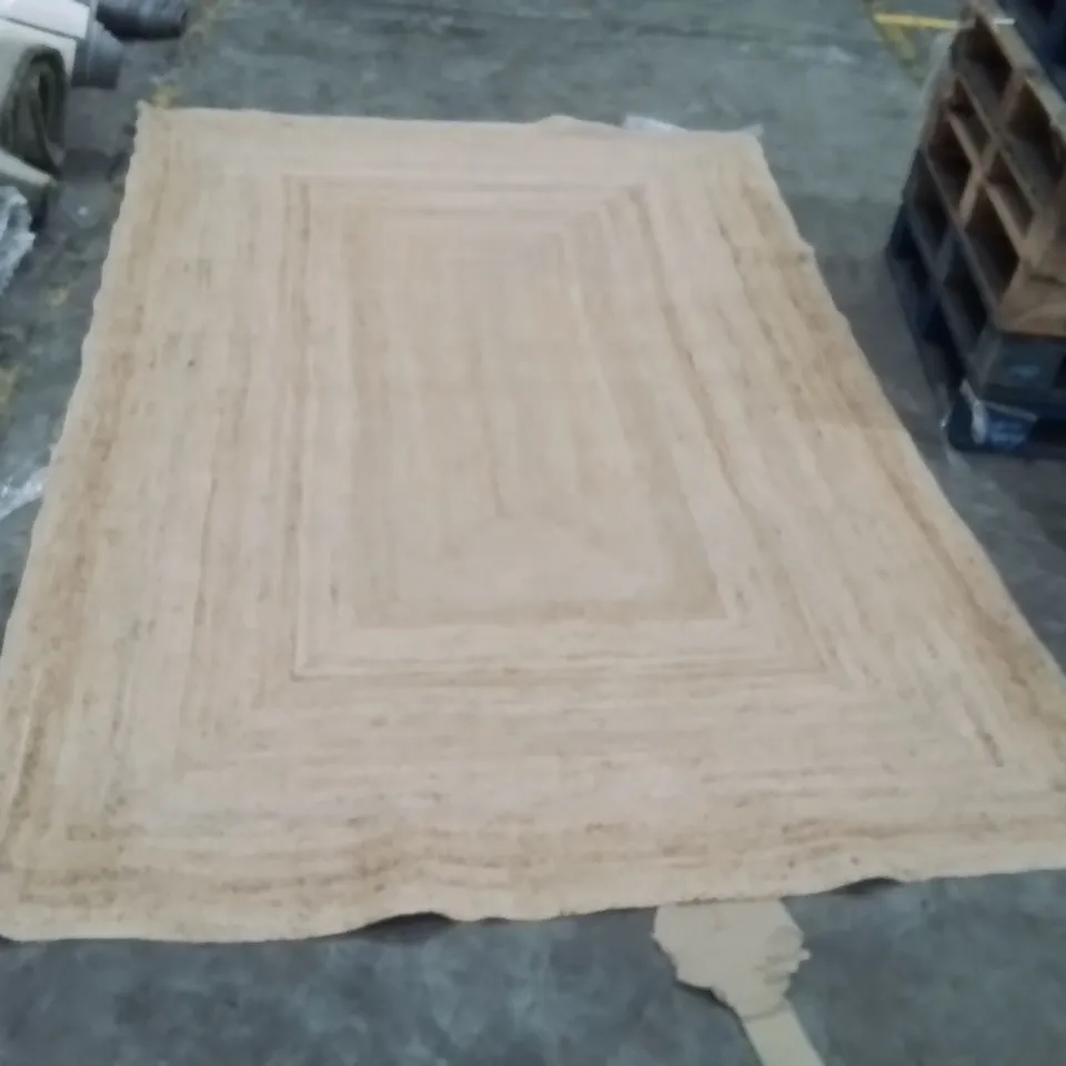 QUALITY DESIGNER AREA RUG - APPROXIMATELY 291X197