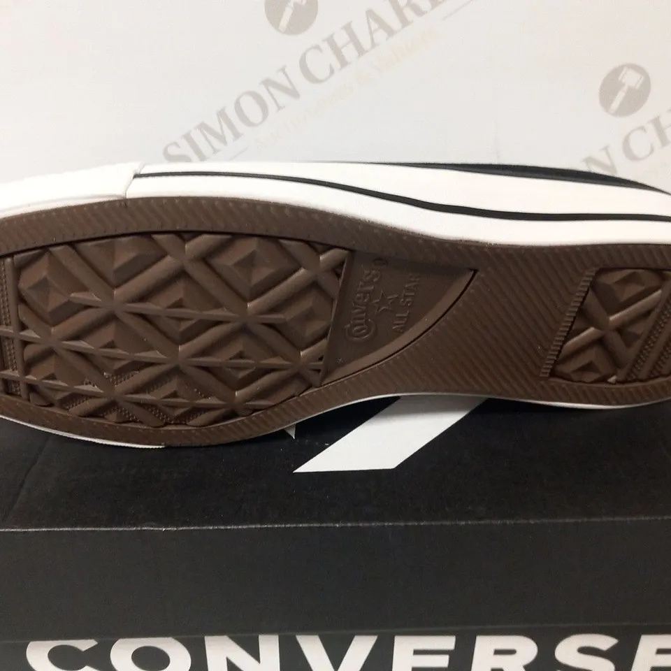 BOXED CONVERSE ALL STAR OX SIZE 8