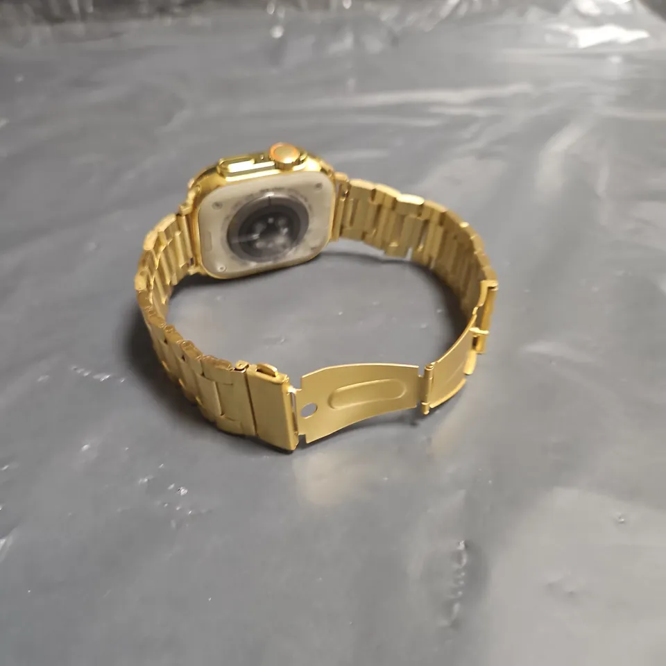 GOLD-TONE SQUARE-FACED WRISTWATCH WITH METAL LINK BRACELET - WR-IP67