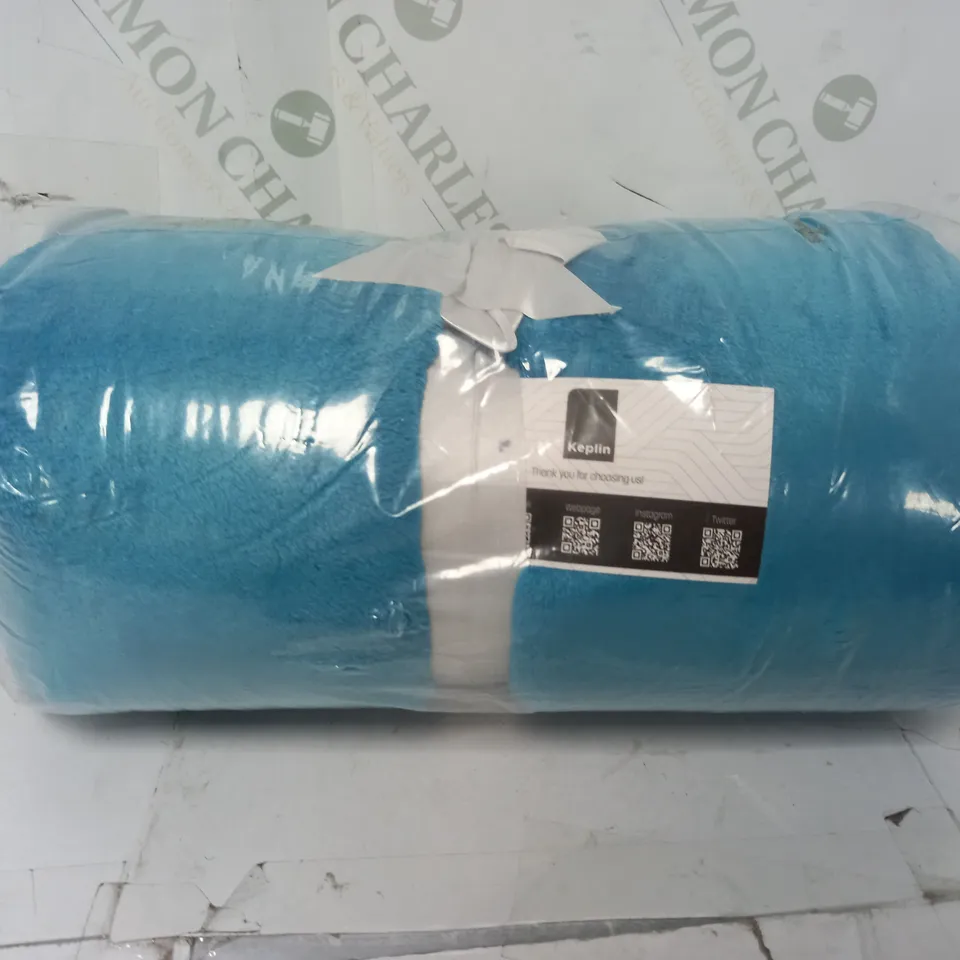 KEPLIN DOUBLE FLANNEL THROW IN TEAL