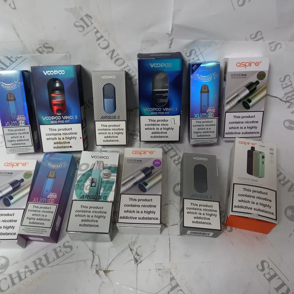APPROXIMATELY 12 ASSORTED VAPES INCLUDING VOOPOO, ASPIRE