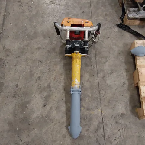 ROBEL 2 STROKE VERTICAL TAMPER