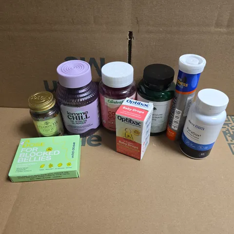 APPROXIMATELY 15 ASSORTED VITAMIN/HEALTH AID PRODUCTS TO INCLUDE COLLAGEN GUMMIES, HEALTH BUNKER PARADOX, OPTIBAC BABY DROPS, ETC - COLLECTION ONLY
