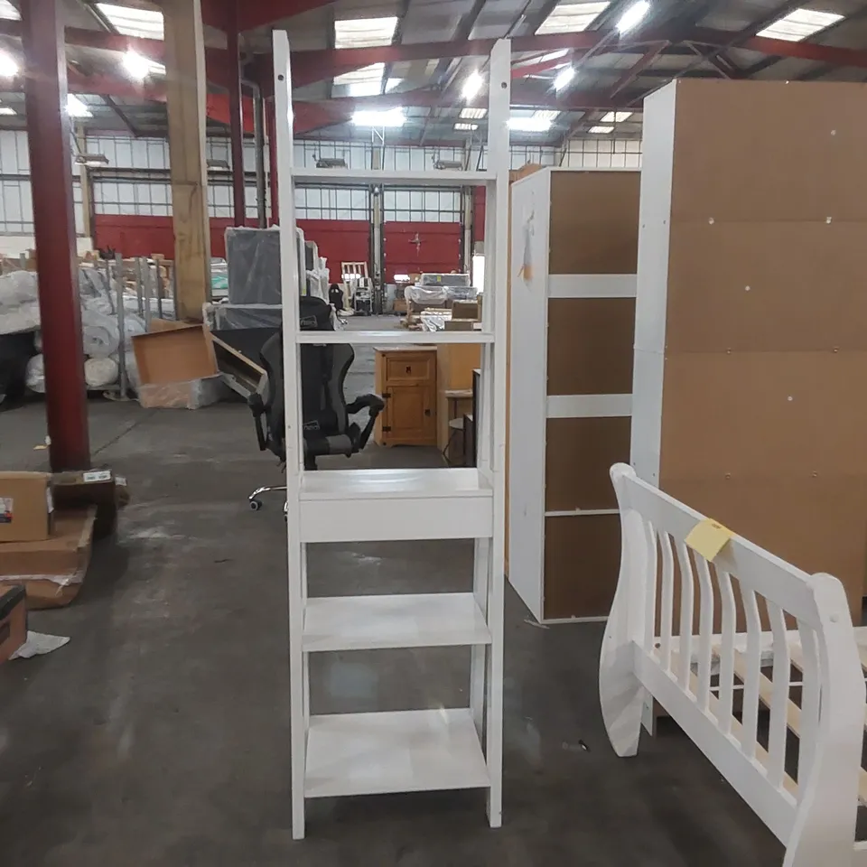 WOODEN LADDER BOOKCASE - WHITE 