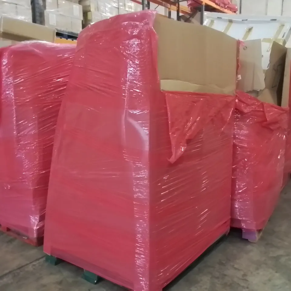 PALLET OF ASSORTED ITEMS INCLUDING: INDOOR WOODEN CLOTHES HANGERS, BLINDS, AQUARIUM LIGHT, TOILET SEAT, TOILET SEAT RISER ECT