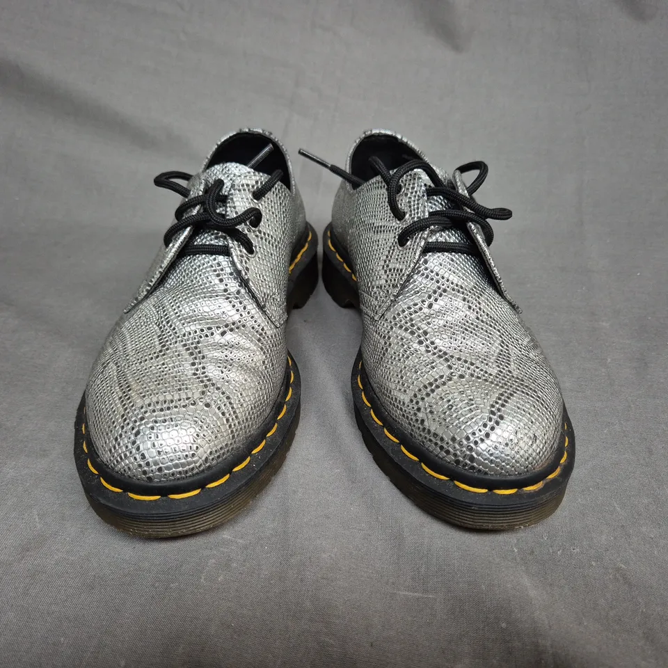 PAIR OF DR.MARTINS 3 HOLE 1461 SILVER METALLIC SNAKE PATTERN SHOES - UK SIZE 4