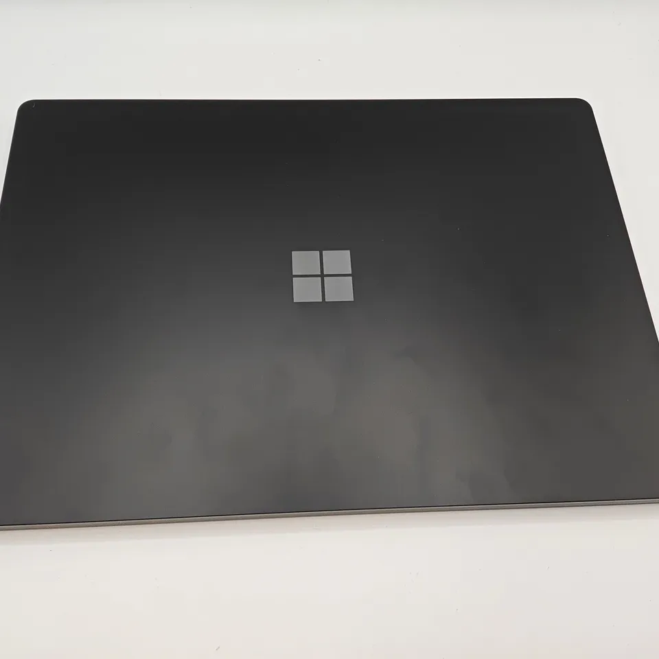 MICROSOFT SURFACE LAPTOP 6 IN BLACK MODEL 2033