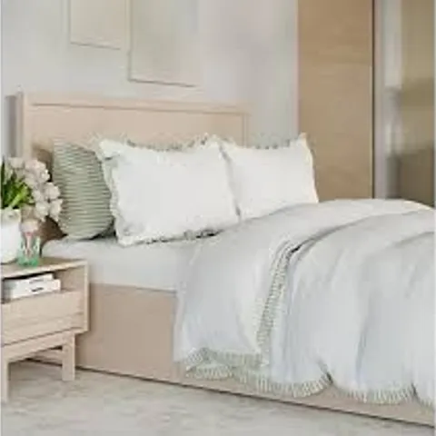 BOXED SUPER SOFT BY COZEE HOME RUFFLE TRIM DUVET SET