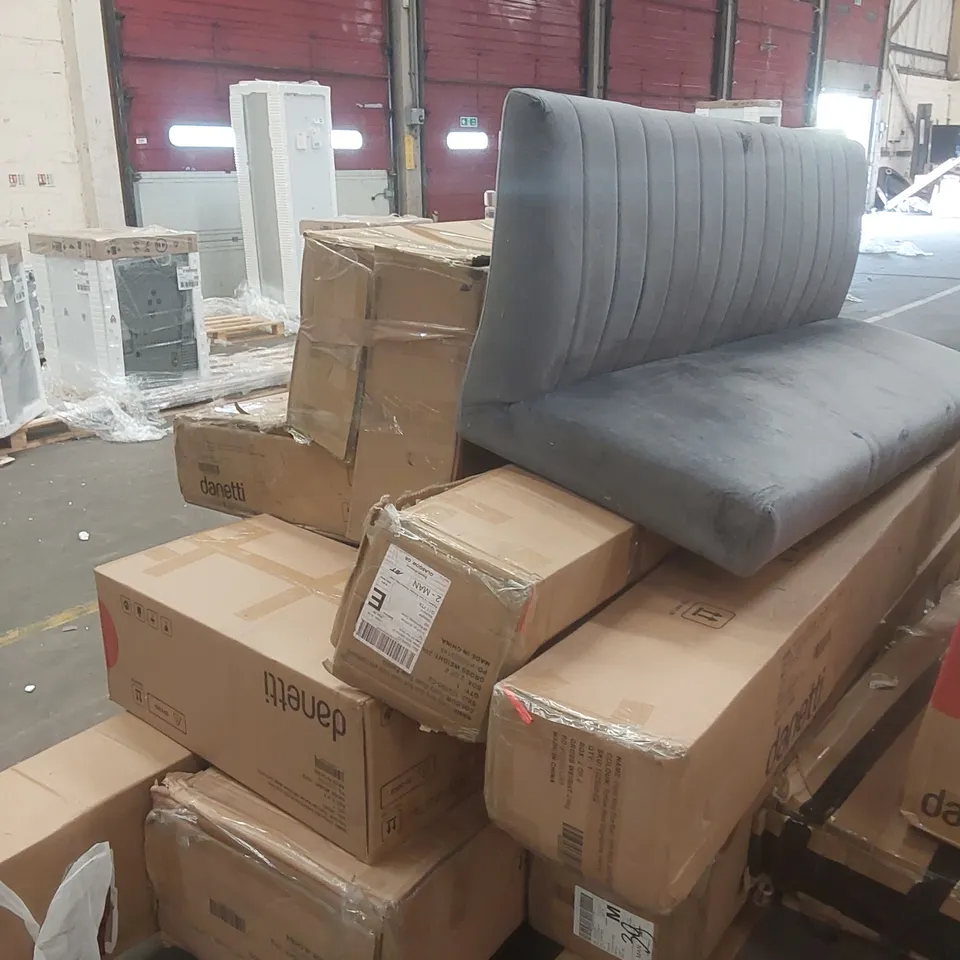 PALLET CONTAINING A LARGE QUANTITY OF ASSORTED DANETTI FURNITURE PARTS