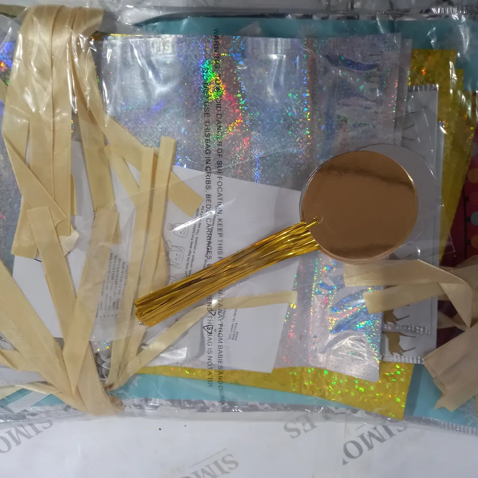 PERFECT PRESENT GIFTBAG AND TAG COLLECTION