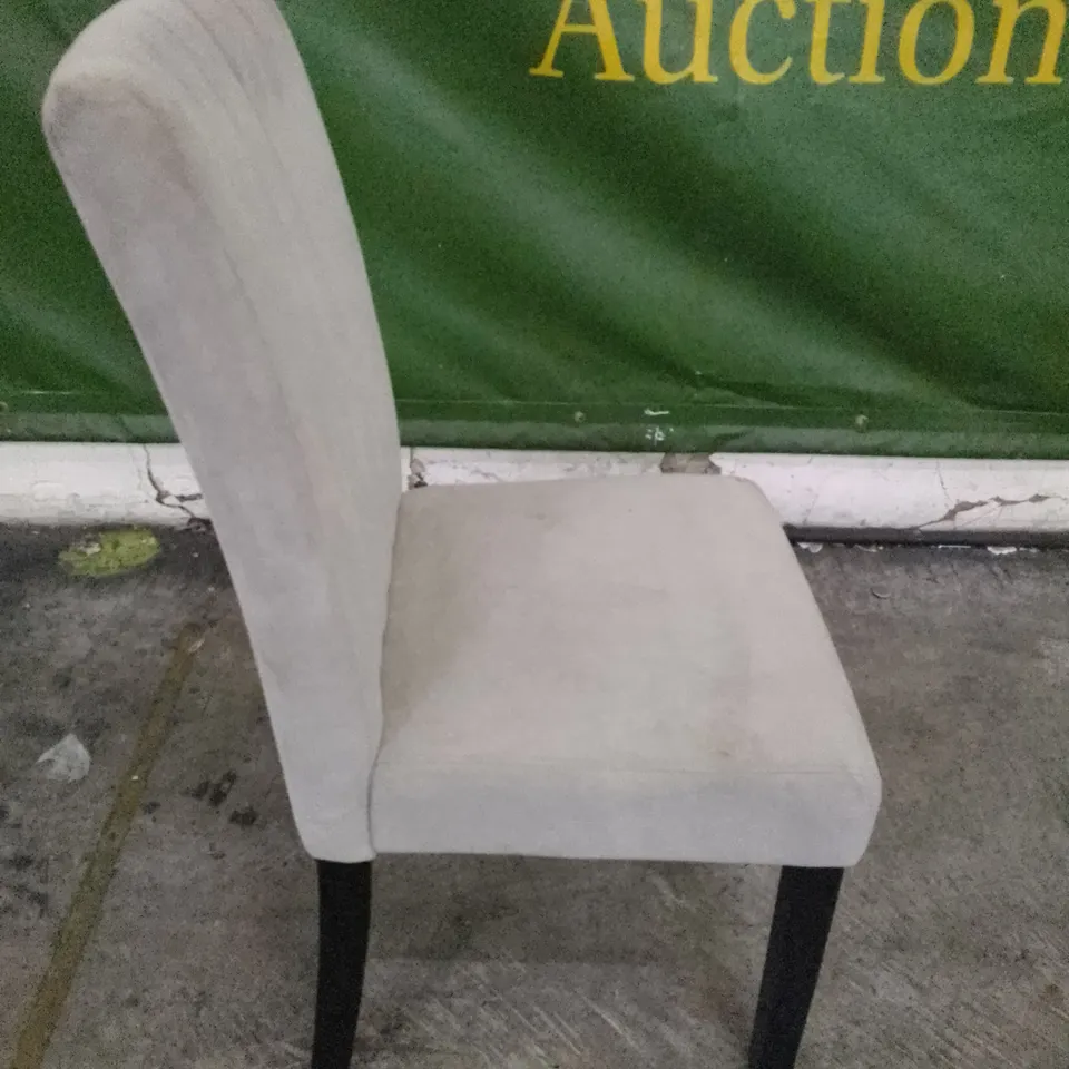 SALISBURY CHAMPAGNE VELVET DINING CHAIR WITH BLACK LEG