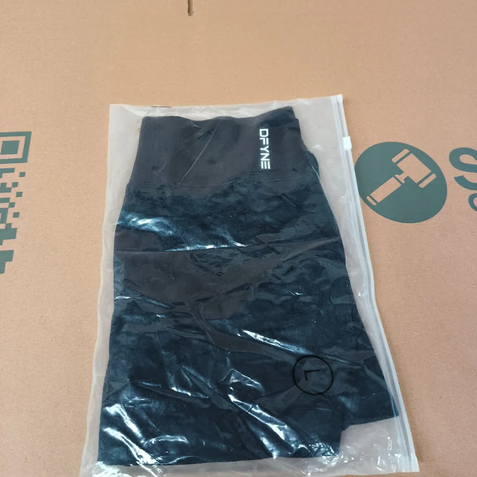 DFYNE WORKOUT SHORTS - SIZE L