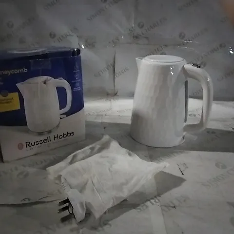 BOXED RUSSELL HOBBS HONEYCOMB KETTLE