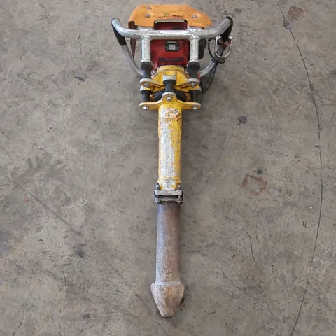 ROBEL 62.05 2 STROKE VERTICAL TAMPER - RAILWAY MAINTENANCE TOOL