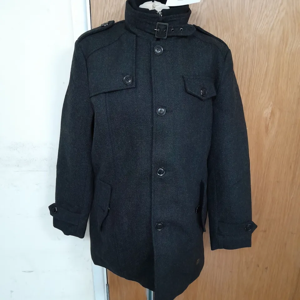INDICODE BUTTON UP COAT IN BLACK SIZE L