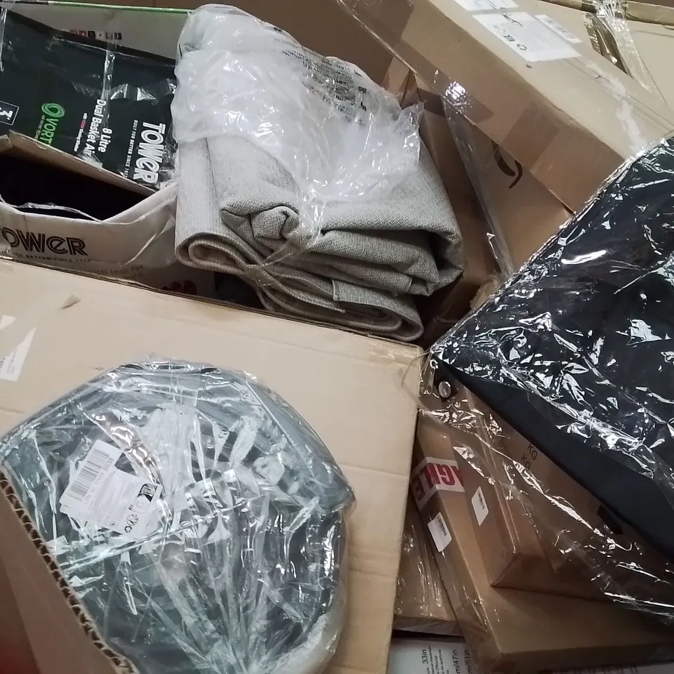 PALLET OF ASSORTED HOUSEHOLD GOODS AND PRODUCTS TO INCLUDE;AREA RUG,RETRACTABLE SAFETY GATE,PHOTO FRAMES