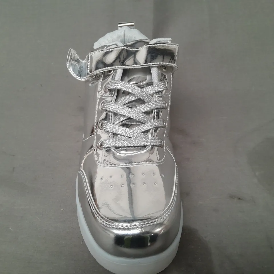 BOXED PAIR OF DESIGNER TRAINERS IN METALLIC SILVER EU SIZE 44