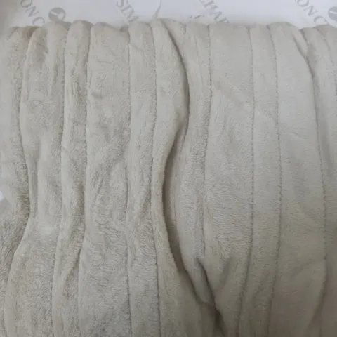 BOXED COZEE HOME VELVETSOFT HEATED THROW IN STONE 