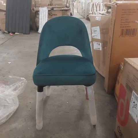 DANETTI CLOVER VELVET DINING CHAIR