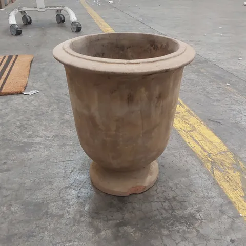 UBLEY TERRACOTTA PLANTER 