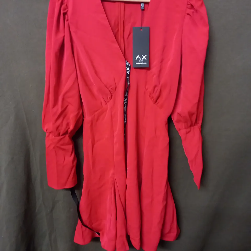 AX PARIS RED V-NECK SLEEVED DRESS - 10